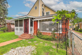Unique Houston Getaway about 1 Mi to Downtown!